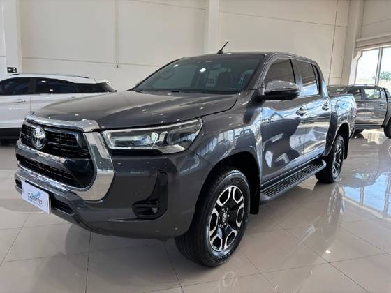TOYOTA HILUX 2.8 D-4D TURBO DIESEL CD SRX 4X4 AUTOMÁTICO TOYOTA HILUX 2.8 D-4D TURBO DIESEL CD SRX 4X4 AUTOMÁTICO